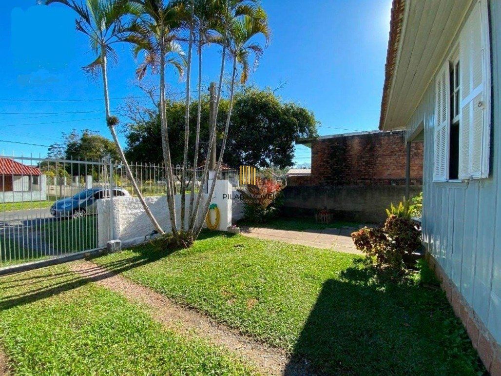 Casa para Venda - 97m², 2 dormitórios, 3 vagas - Belém Novo