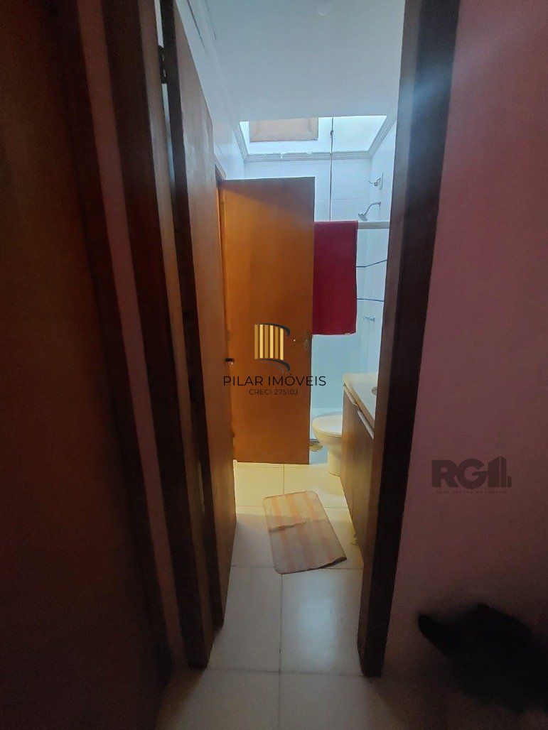 Casa 2 dormitórios no bairro Hípica