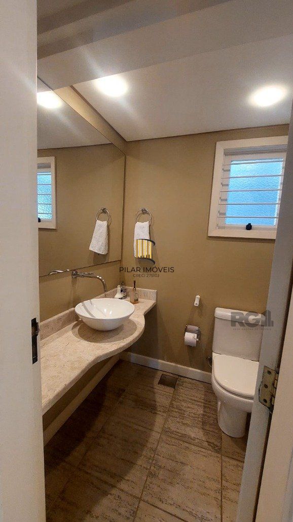 Casa 4 dormitórios no bairro Espírito Santo