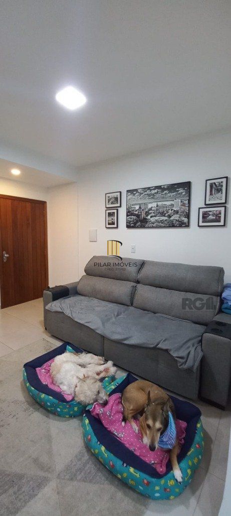 Casa 2 Dormitório(s) Bairro Guarujá