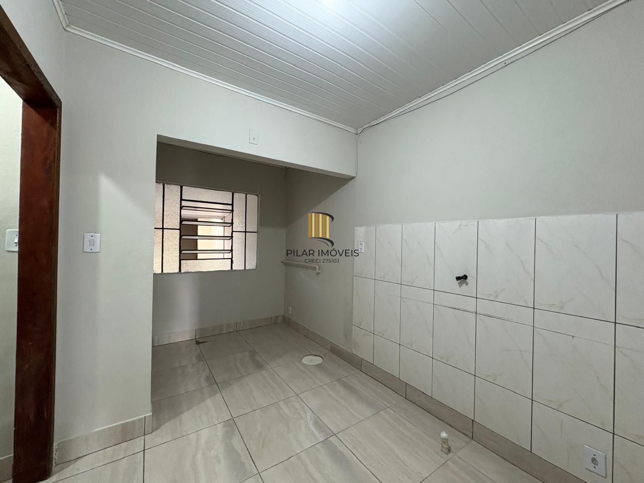 Casa 2 dormitórios no bairro Hípica