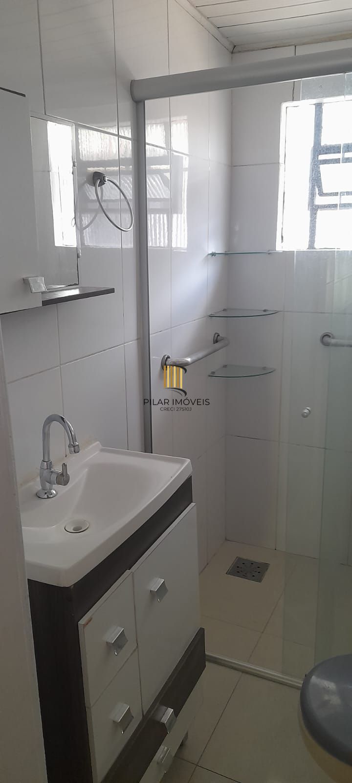 Casa 2 dormitórios no bairro Hípica