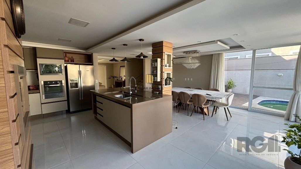 Casa Condominio 4 Dormitório(s) Bairro Hípica