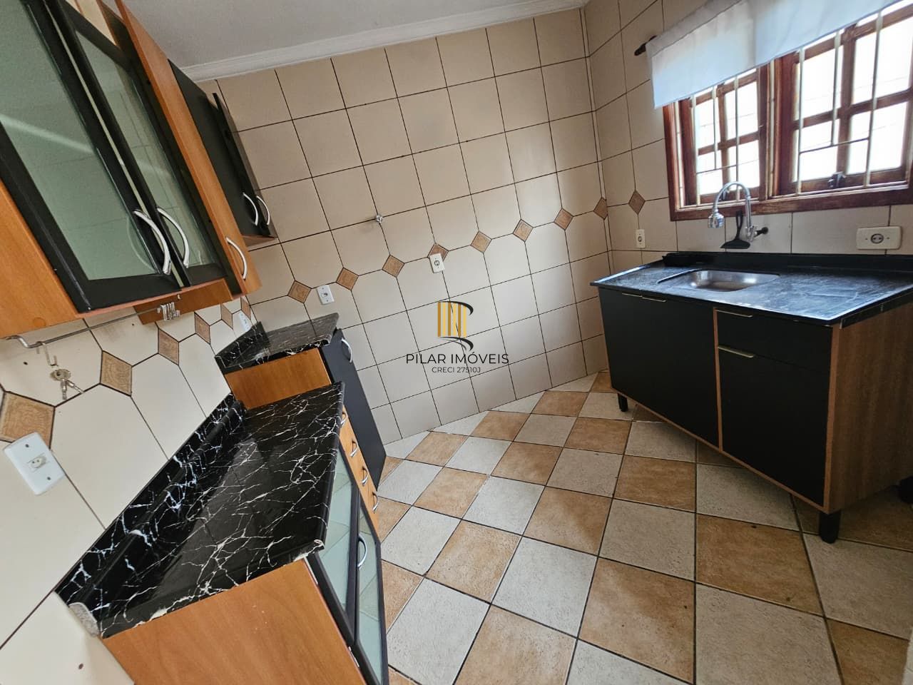 Casa 2 dormitórios no bairro Hípica