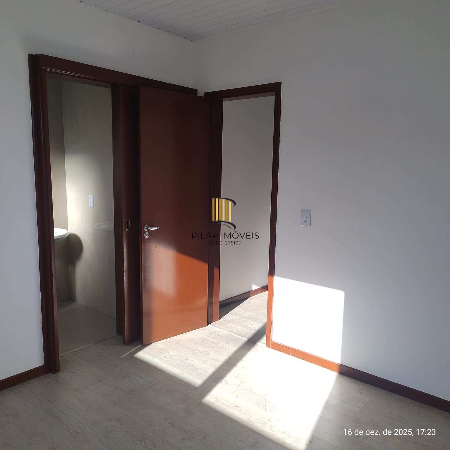 Casa 2 dormitórios no bairro Hípica