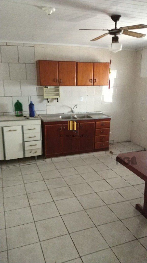 Casa 1 dormitório no bairro Camaquã