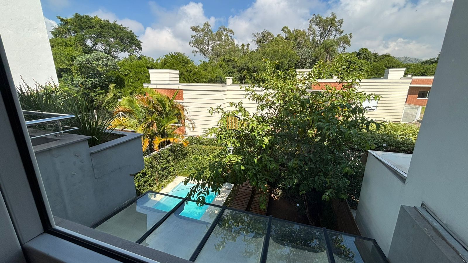 Casa 3 dormitórios no bairro Hípica