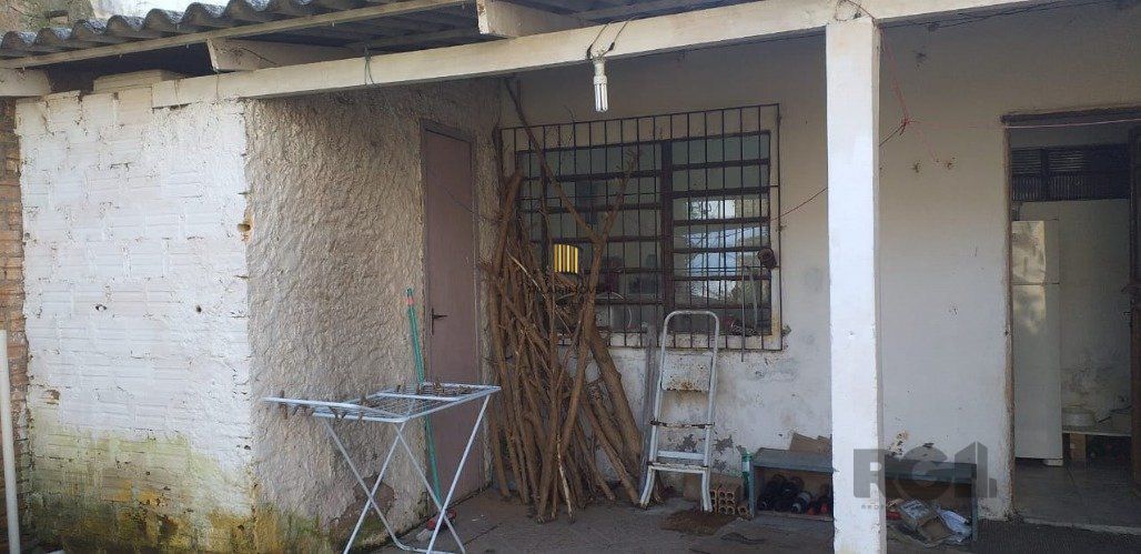 Casa 2 Dormitório(s) Bairro Hípica