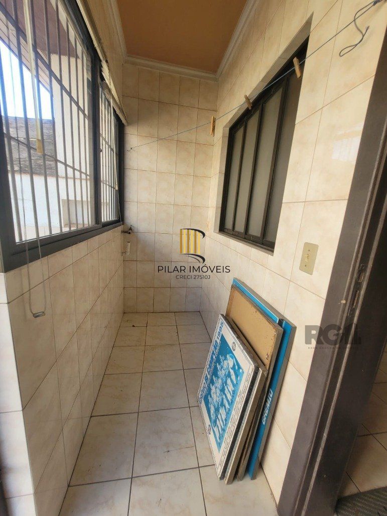 Casa 4 dormitórios no bairro Camaquã