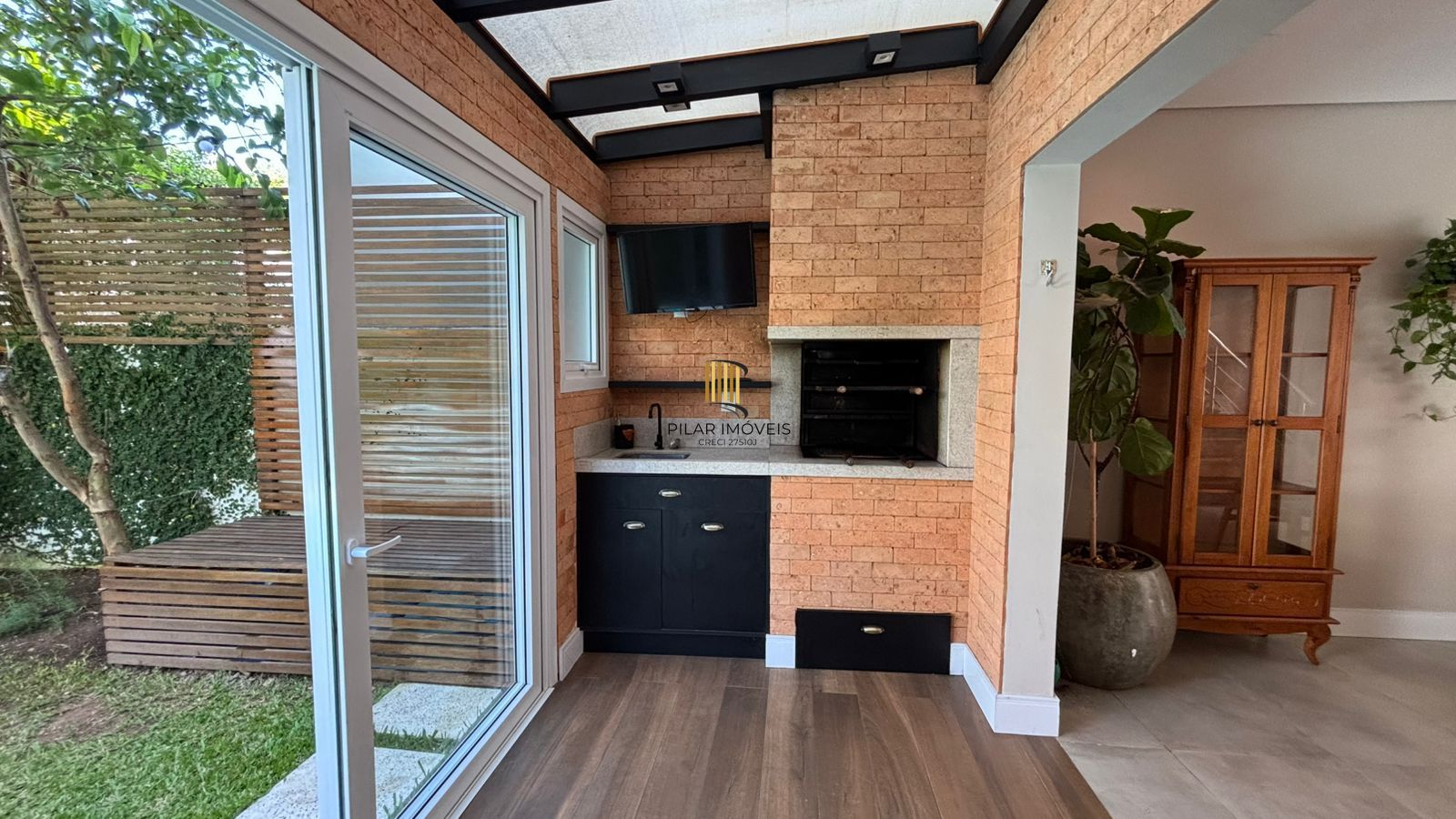 Casa 3 dormitórios no bairro Hípica