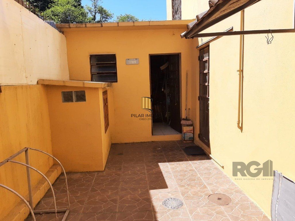 Casa 5 Dormitório(s) Bairro Campo Novo