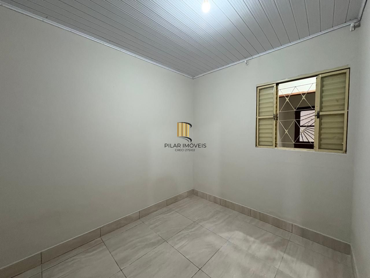 Casa 2 dormitórios no bairro Hípica