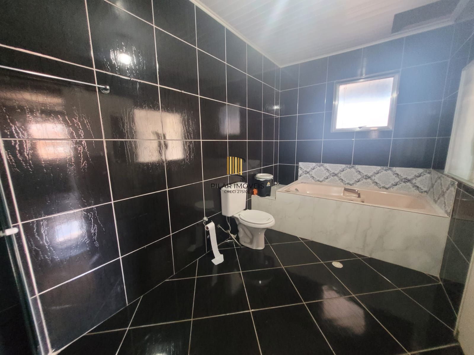 Casa 3 dormitórios no bairro Restinga