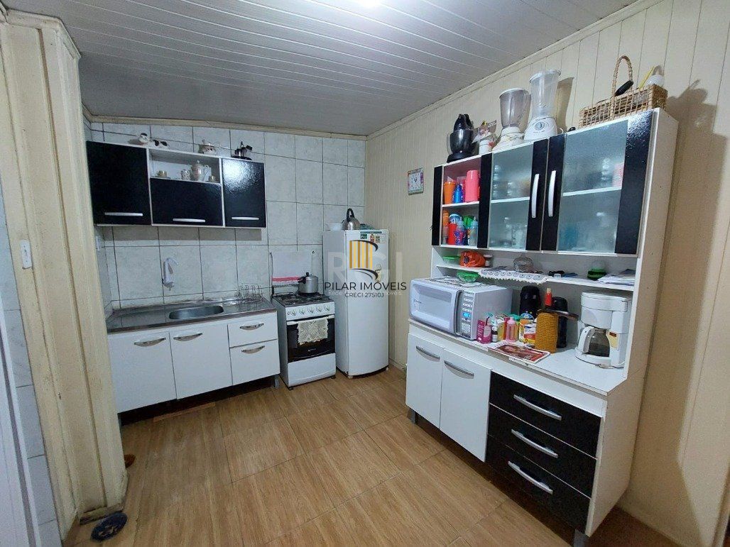 Casa para Venda - 130m², 4 dormitórios, 1 vaga - Restinga