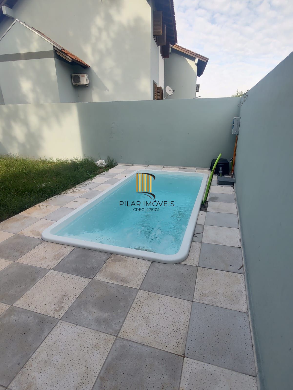 Casa em Condomínio Fechado Diferenciada na ZS
