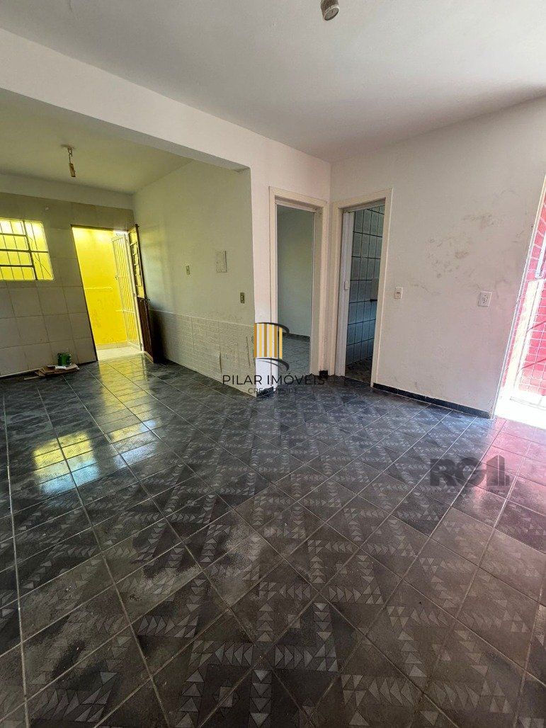Casa de Condomínio 1 dormitório no bairro Camaquã
