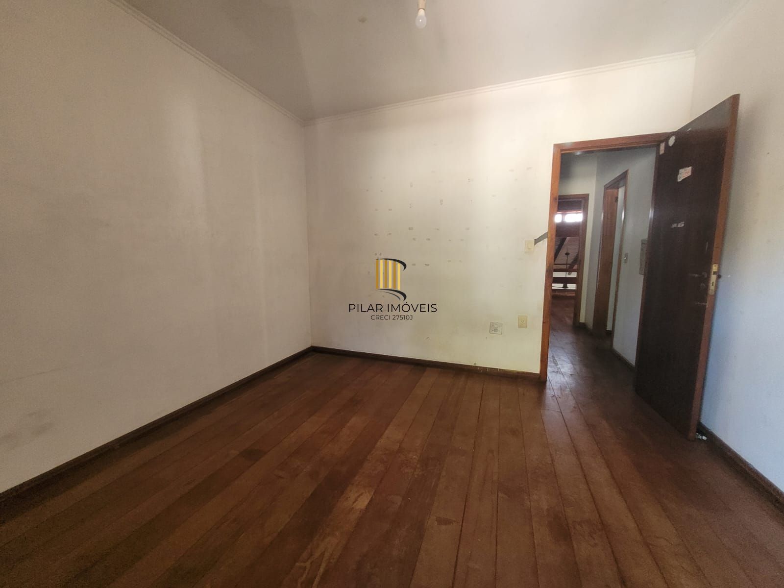 Casa 4 dormitórios no bairro Camaquã