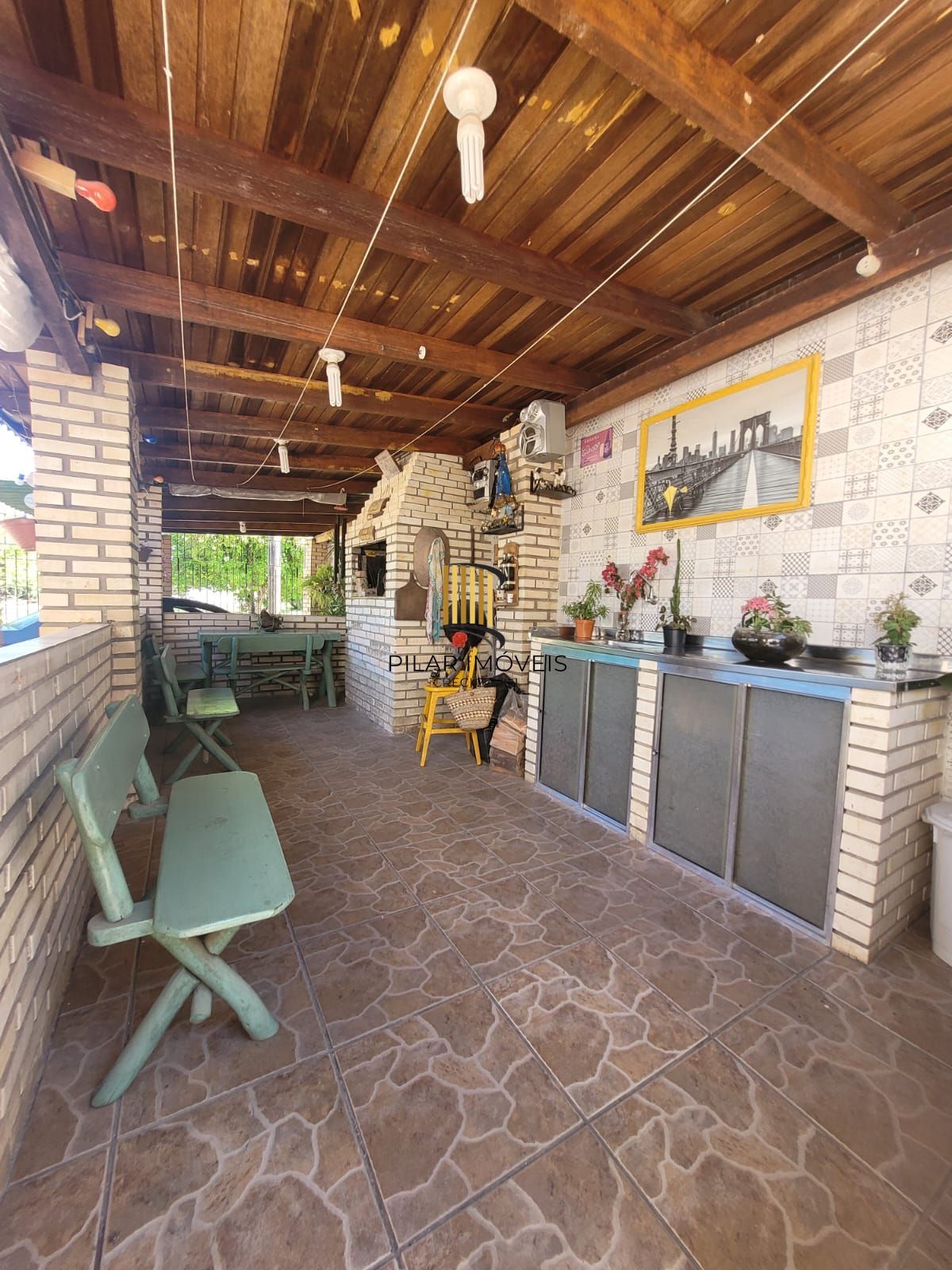 Casa 4 dormitórios no bairro Restinga