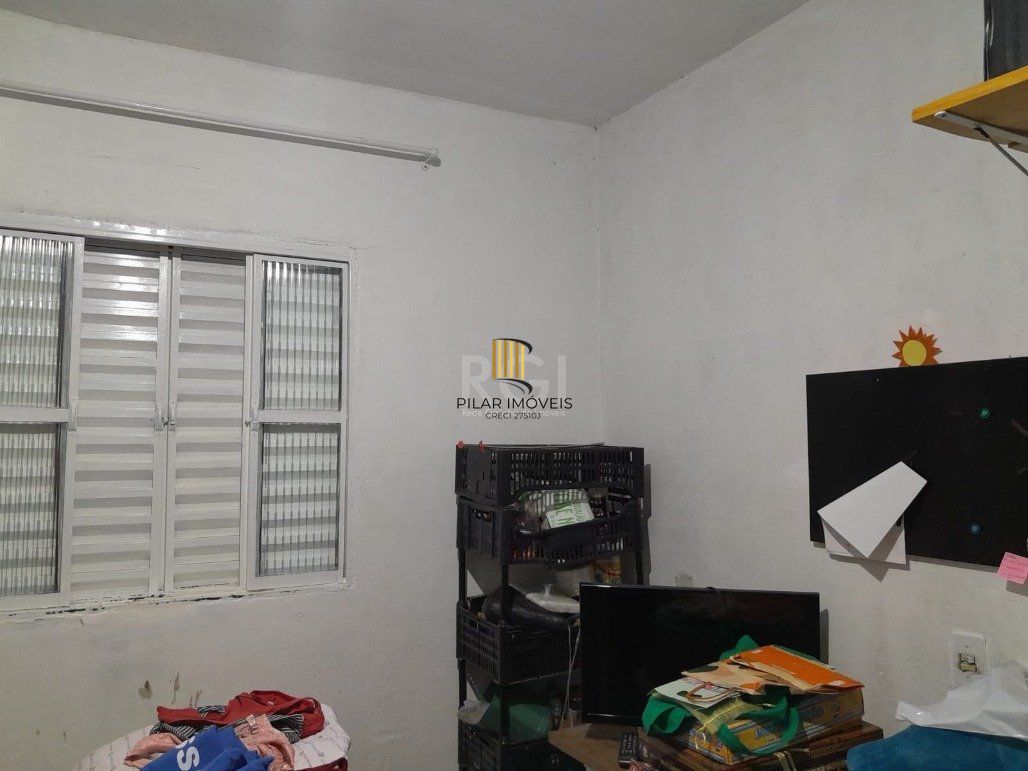 Casa 4 Dormitório(s) Bairro Restinga