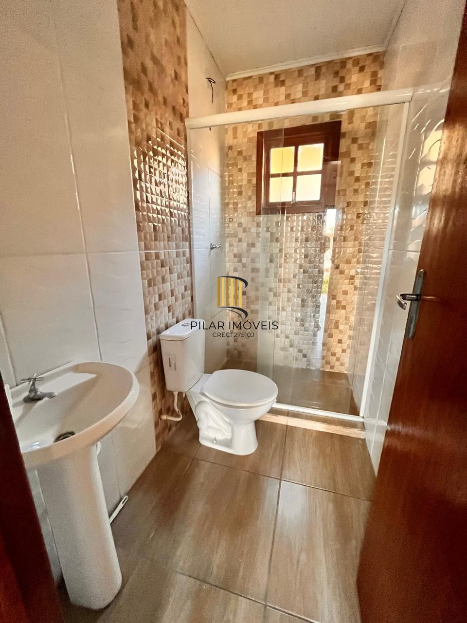 Casa 2 dormitórios no bairro Hípica