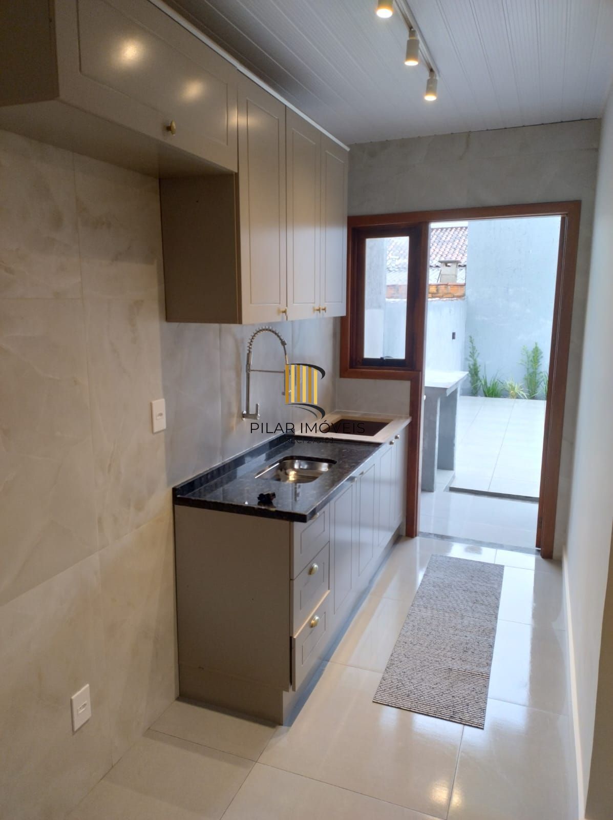 Casa 3 dormitórios no bairro Hípica