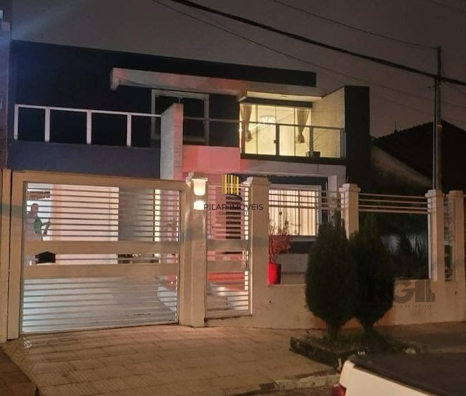 Sobrado 4 dormitórios no bairro Nossa Senhora das Graças