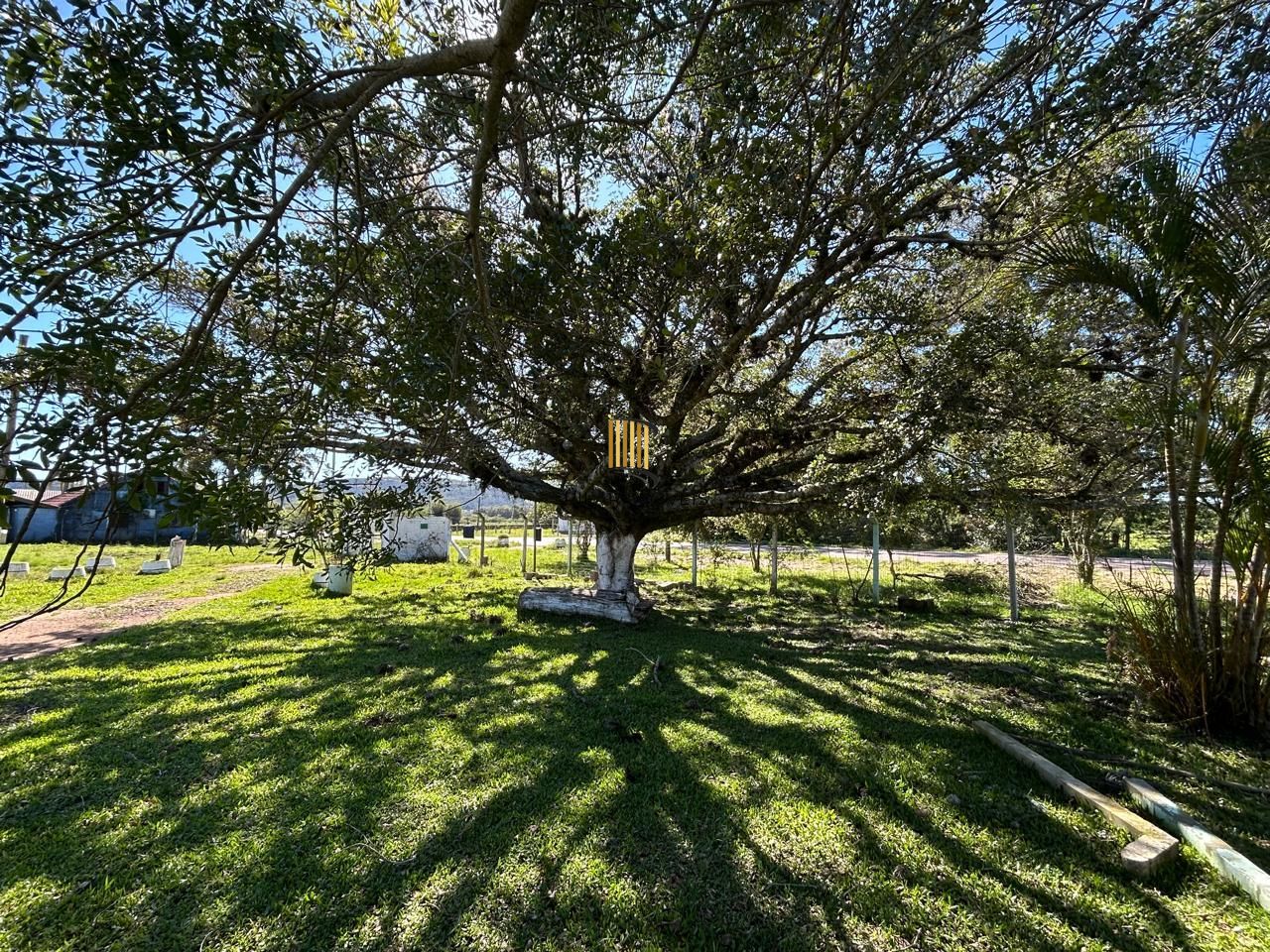 SÍTIO DE 4.600M² EM ITAPUÃ