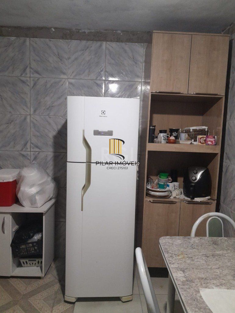 Casa 4 Dormitório(s) Bairro Restinga