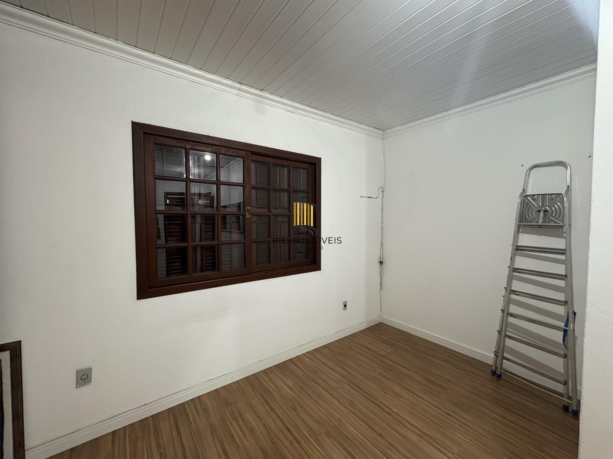 Sobrado 2 dormitórios no bairro Belém Novo