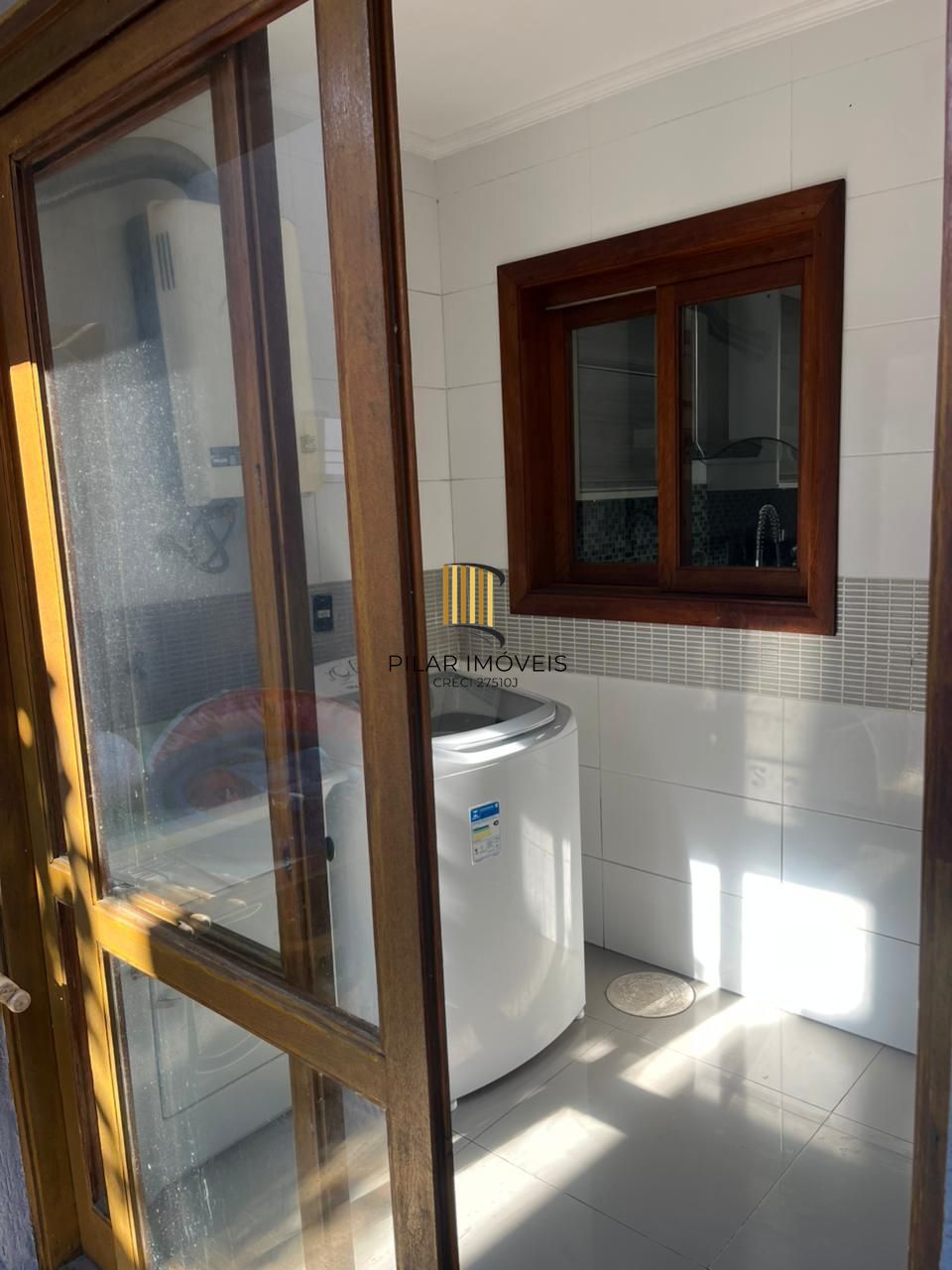 Sobrado triplex com piscina no Loteamento Nova Ipanema