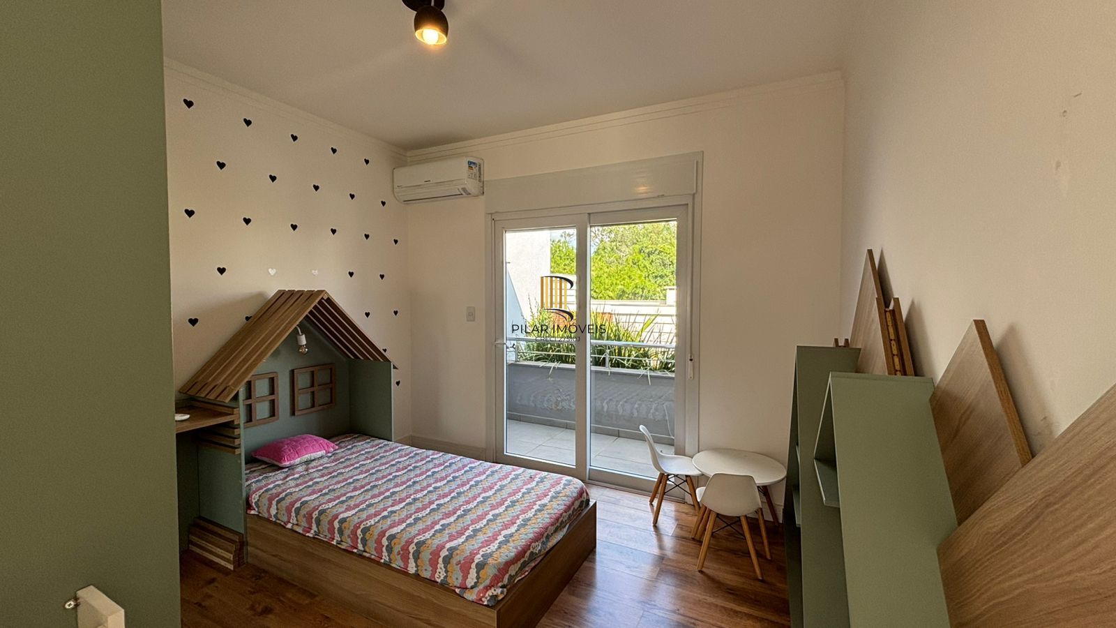 Casa 3 dormitórios no bairro Hípica