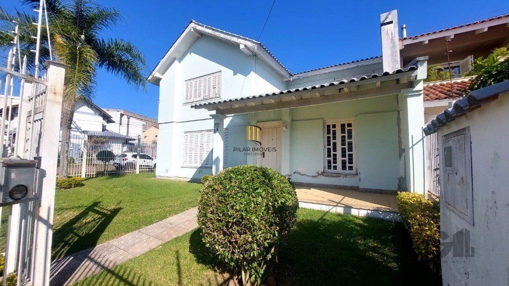 Casa 4 dormitórios no bairro Espírito Santo