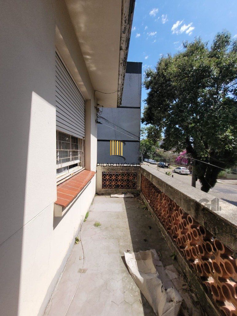 Casa 8 dormitórios no bairro Menino Deus