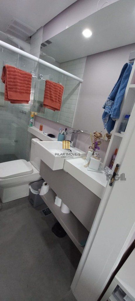 Casa 2 Dormitório(s) Bairro Guarujá