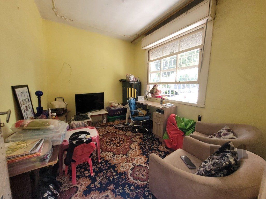 Casa 8 dormitórios no bairro Menino Deus