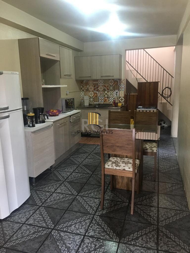 Sobrado para Venda - 92m², 3 dormitórios, 2 vagas - Restinga Nova