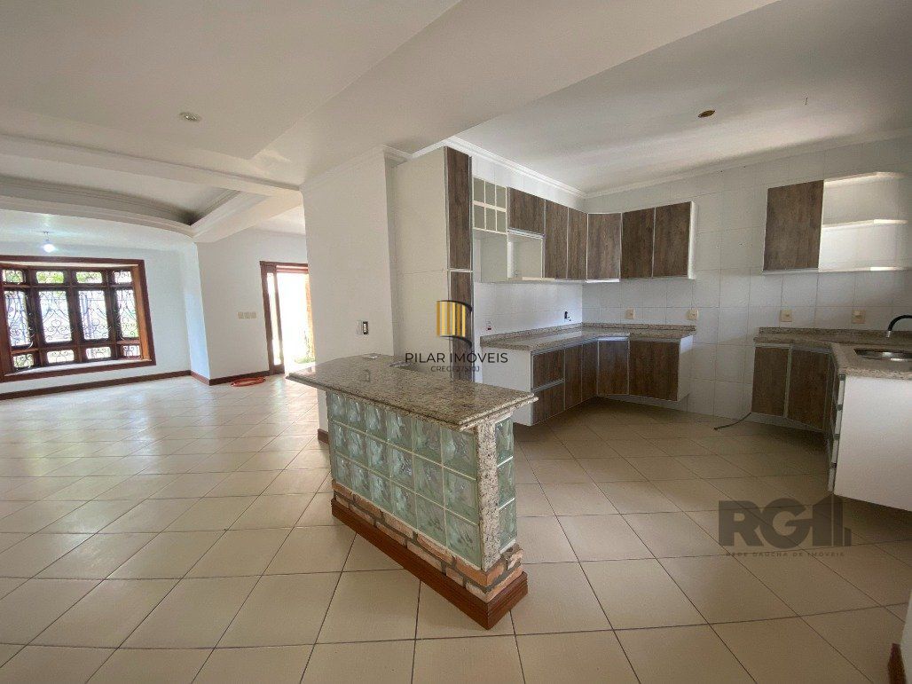 Casa 3 dormitórios no bairro Hípica