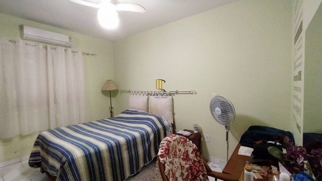 Casa 2 dormitórios no bairro Hípica