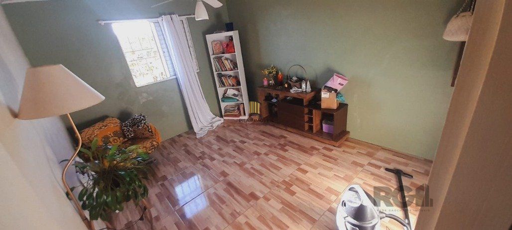 Casa 6 dormitórios no bairro Restinga