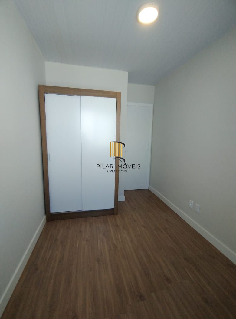 Casa 3 dormitórios no bairro Hípica