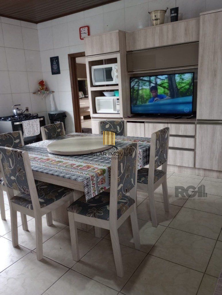 Casa 3 dormitórios no bairro Itapuã