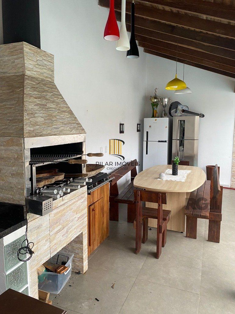 Casa 3 Dormitório(s) Bairro Cavalhada