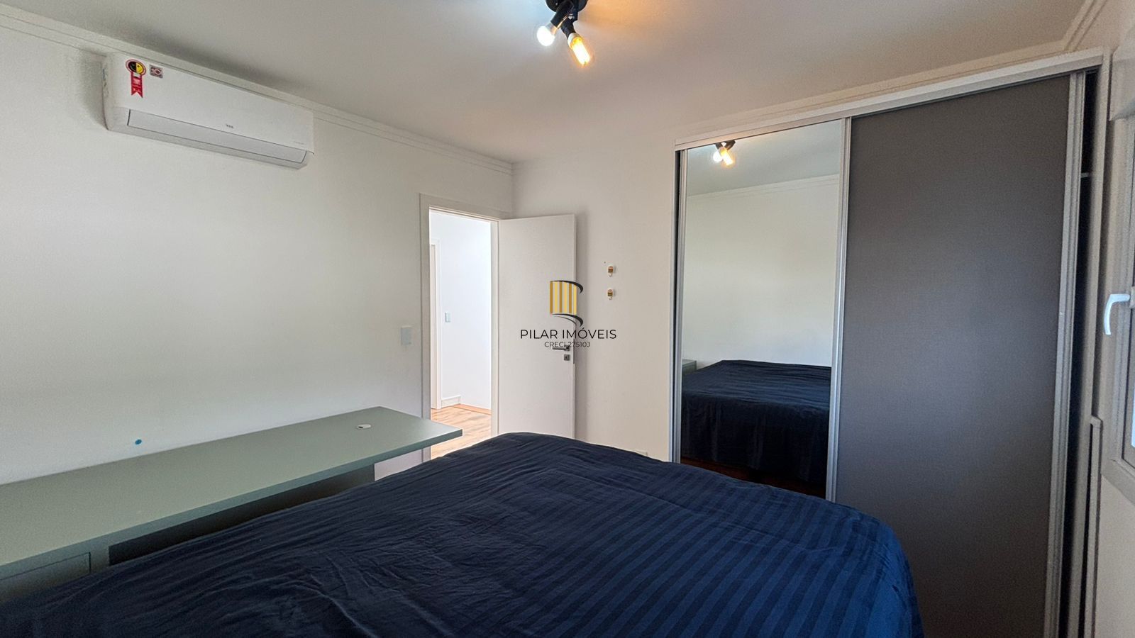 Casa 3 dormitórios no bairro Hípica