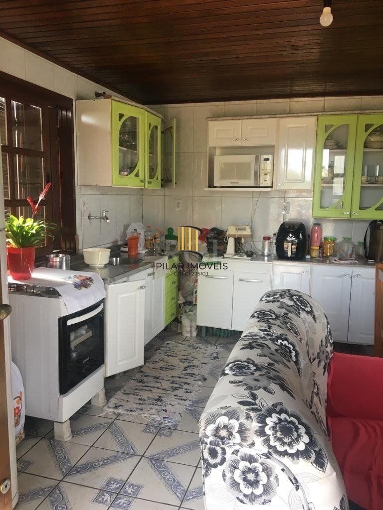 Sobrado para Venda - 92m², 3 dormitórios, 2 vagas - Restinga Nova