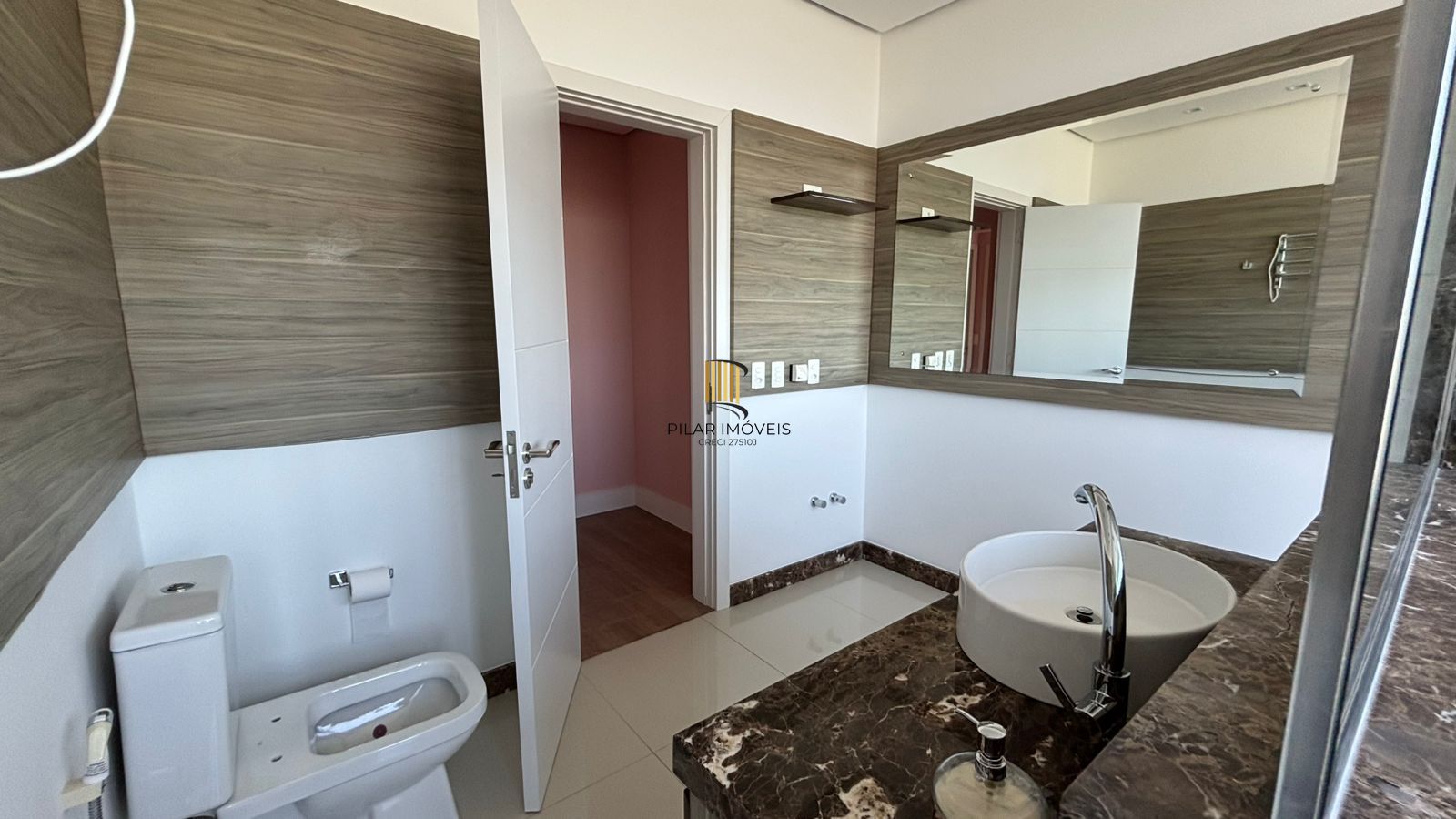 Casa 5 dormitórios no bairro Belém Novo