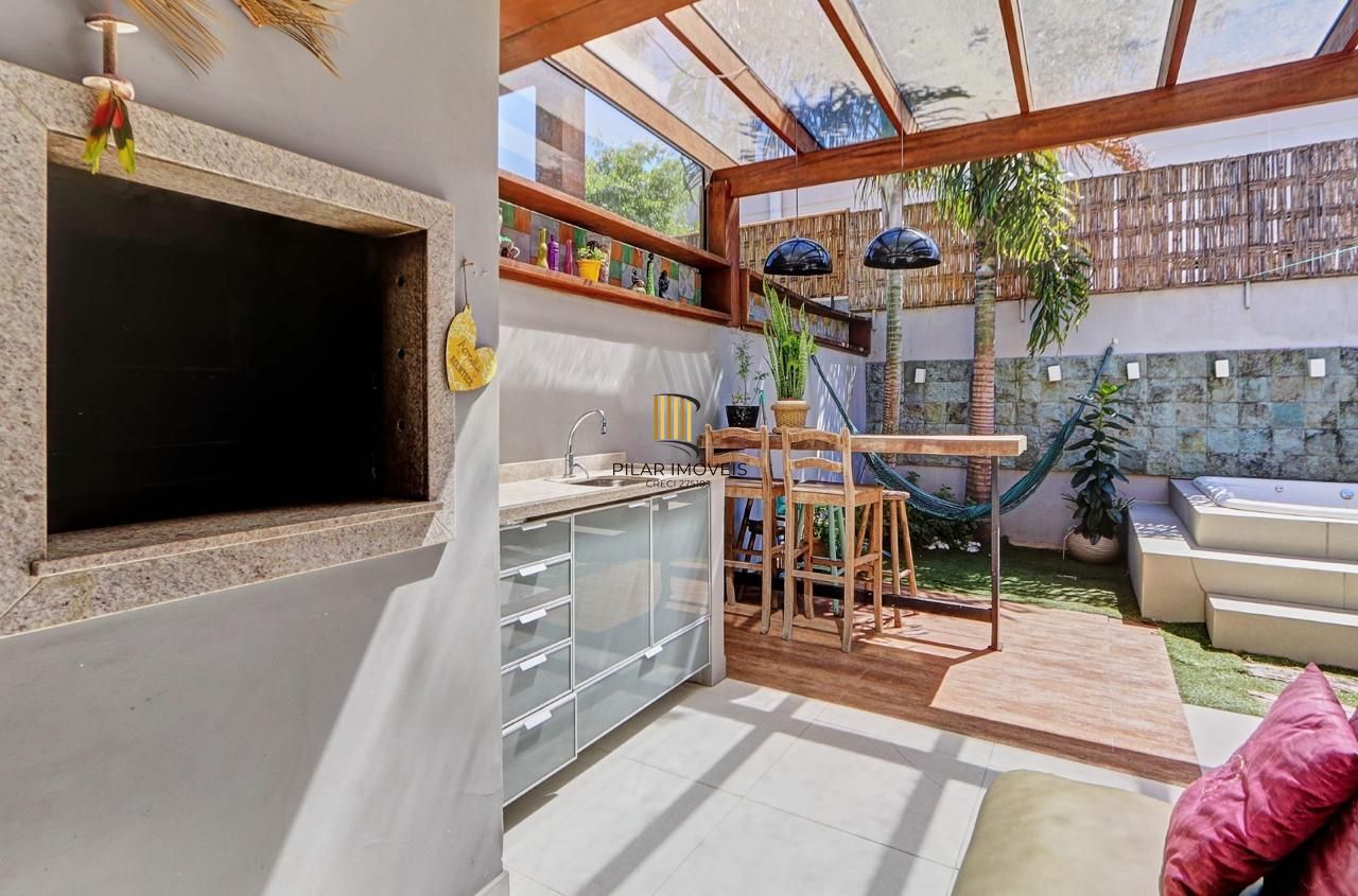 Casa de Condomínio 3 dormitórios no bairro Vila Nova