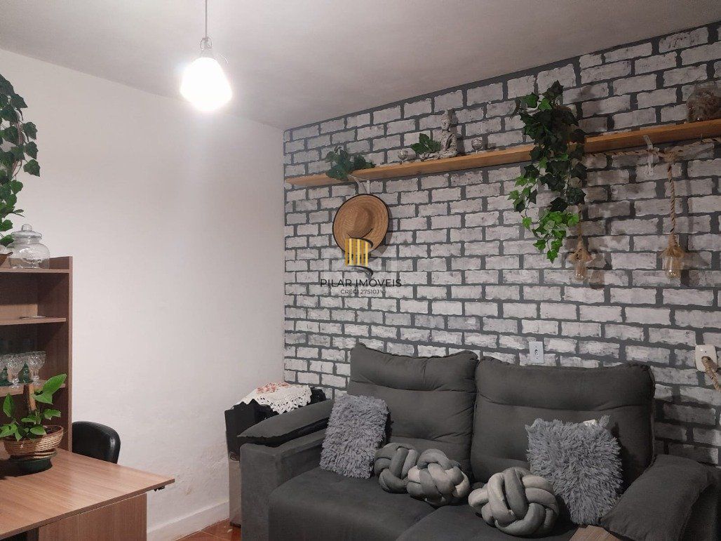 Casa 4 Dormitório(s) Bairro Restinga