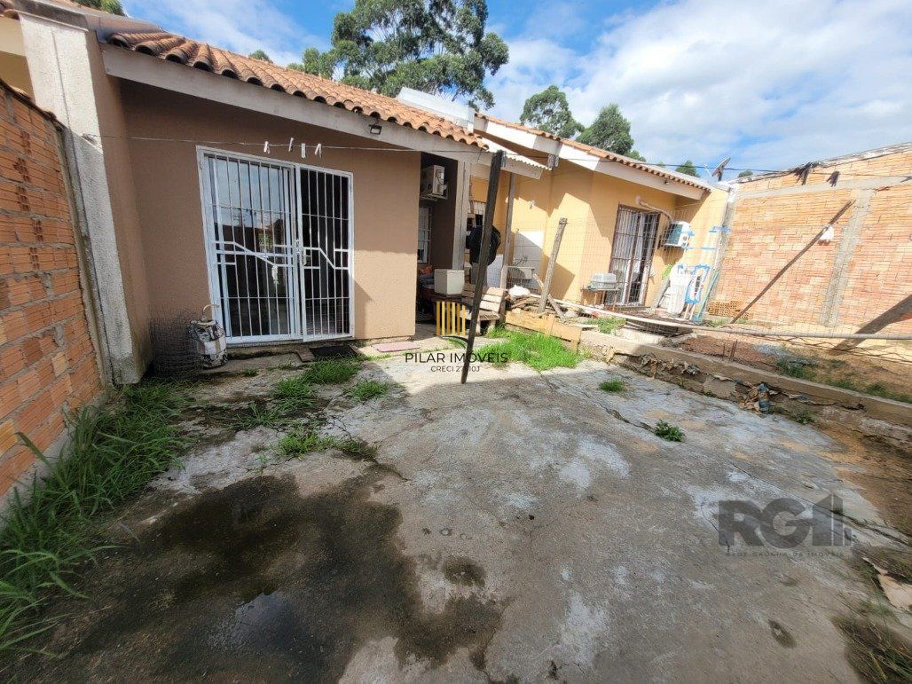 Casa 2 dormitórios no bairro Restinga