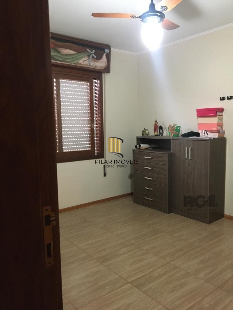 Casa 3 Dormitório(s) Bairro Nonoai