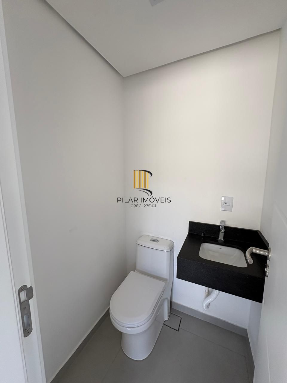 Casa de Condomínio 3 dormitórios no bairro Vila Nova